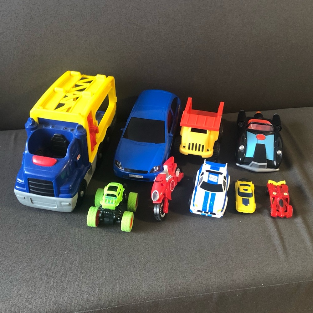❤️ Bundle of 9 Assorted Toy Cars